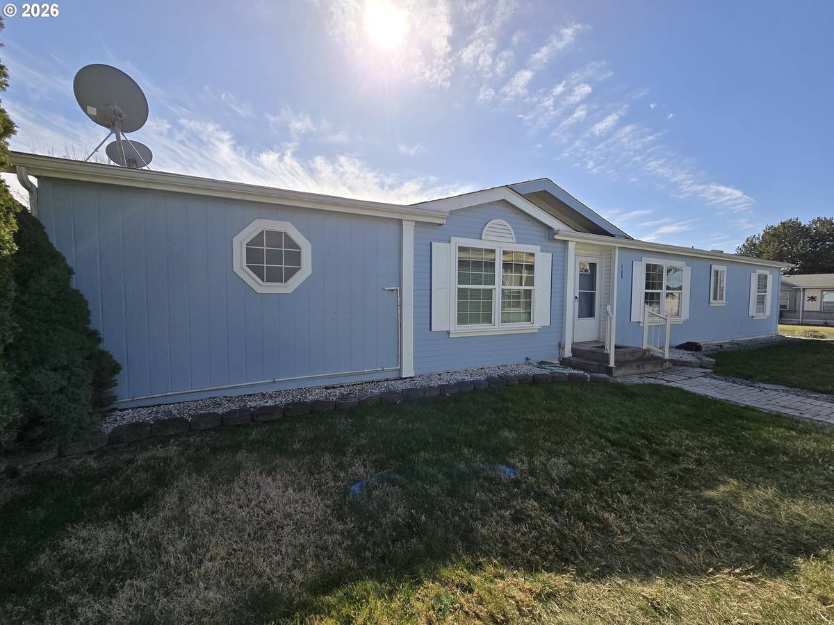 1688 NE 3RD PL, Hermiston, OR 97838