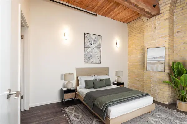 139 Market AVE, Winnipeg, MB R3B 0P5