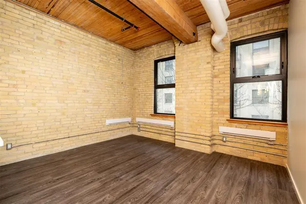 139 Market AVE, Winnipeg, MB R3B 0P5