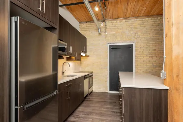 139 Market AVE, Winnipeg, MB R3B 0P5