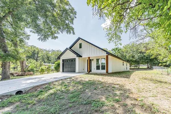 3712 Oak Meadow Street, Granbury, TX 76048