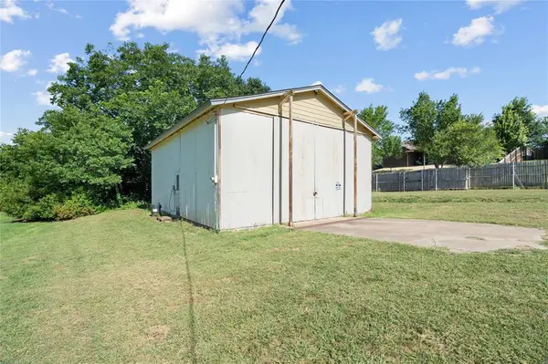 1712 Madison Street, Weatherford, TX 76086