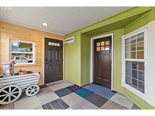 128 LOUISA ST, Gates, OR 97346