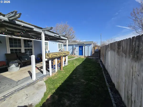 1688 NE 3RD PL, Hermiston, OR 97838