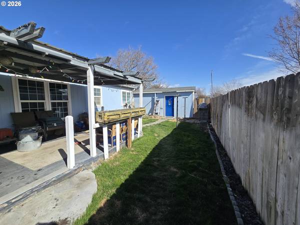 1688 NE 3RD PL, Hermiston, OR 97838