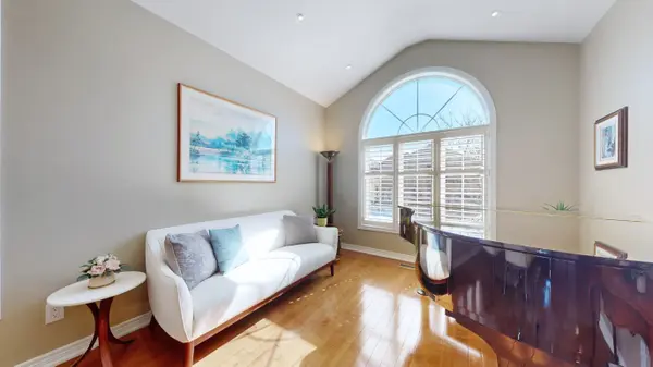 73 Brass DR, Richmond Hill, ON L4E 4T4