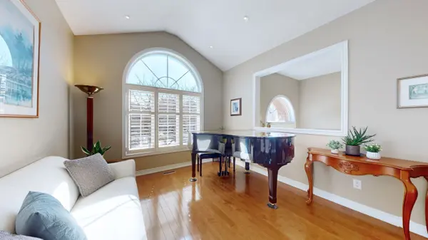 73 Brass DR, Richmond Hill, ON L4E 4T4