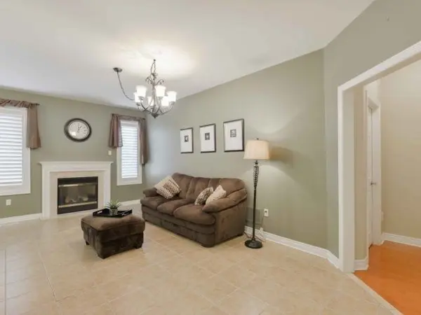 106 Pennyroyal CRES, Brampton, ON L6S 6J6