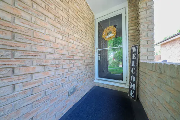 42 Seymour AVE, St. Catharines, ON L2P 1A7