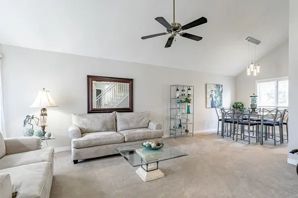 14 Eric DR, Thames Centre, ON N0L 1G1