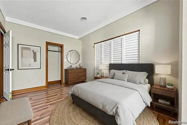 21855 Schoenherr RD, Warren, MI 48089