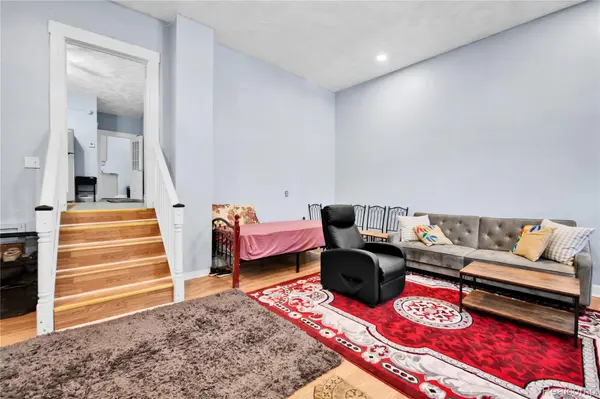 3368 Evaline ST, Hamtramck, MI 48212