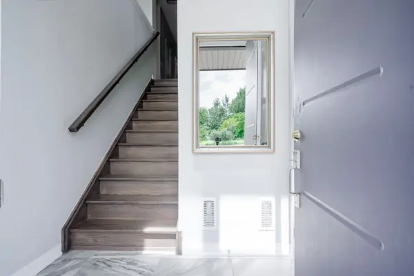 239 Port Darlington RD, Clarington, ON L1C 4A9