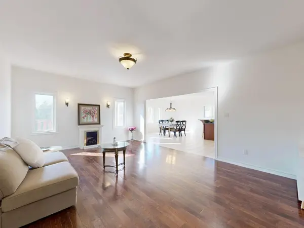 3668 Harmony RD N, Oshawa, ON L1H 8L7