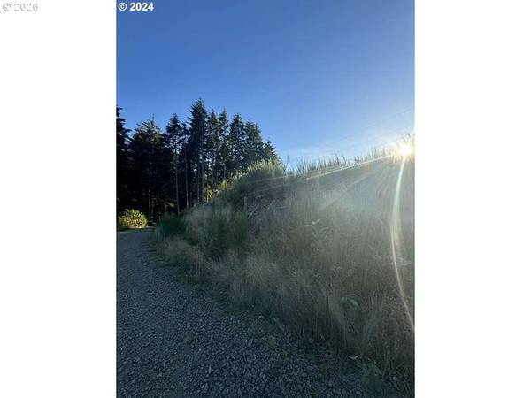 S Schooner Creek RD, Lincoln City, OR 97367