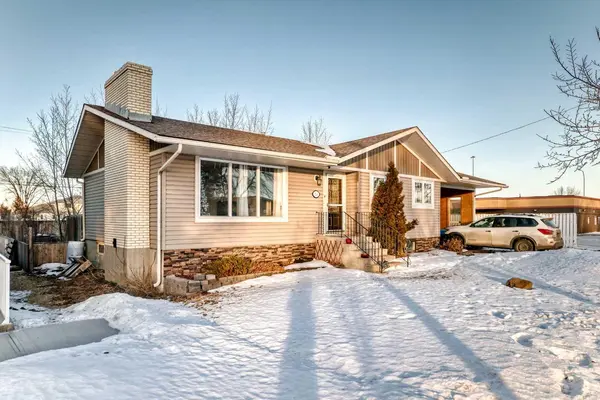 516 2 AVE NE, Airdrie, AB T4B1R4