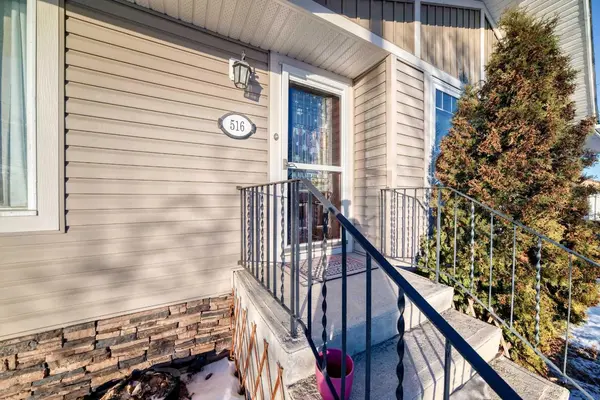516 2 AVE NE, Airdrie, AB T4B1R4
