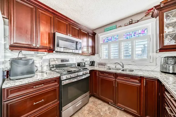 516 2 AVE NE, Airdrie, AB T4B1R4