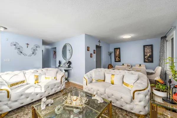 5816 Maddock DR NE, Calgary, AB T2A 3W6