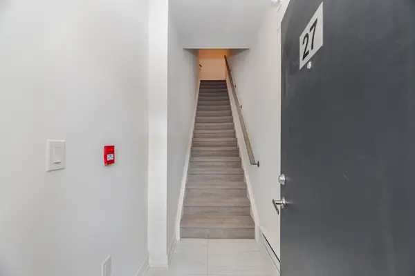 3476 Widdicombe WAY W #27, Mississauga, ON L5L 0B8