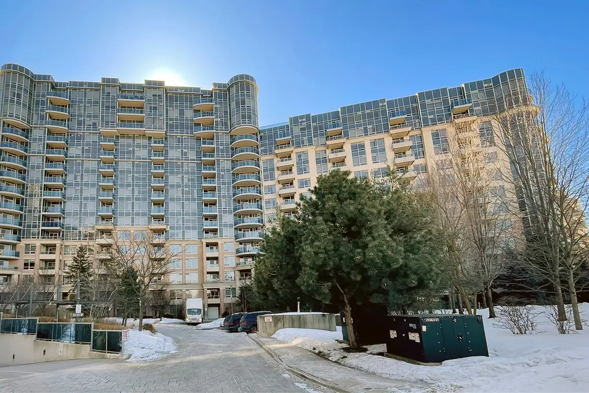 23 Cox BLVD #163, Markham, ON L3R 7Z9