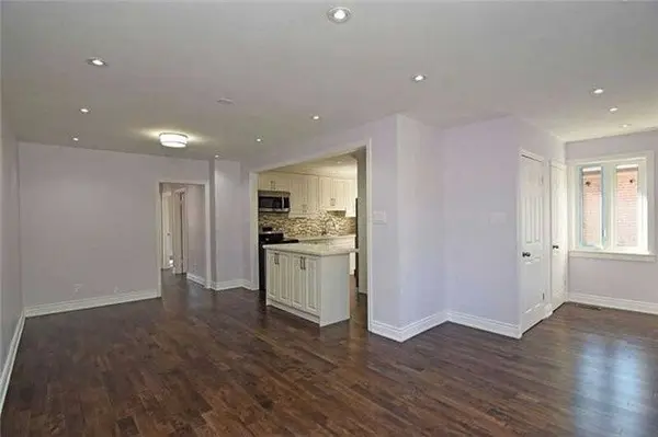 83 Mcmurchy AVE S #Upper L, Brampton, ON L6Y 1Y7