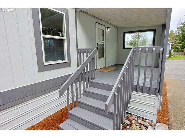 1435 VENTANA CT, Coos Bay, OR 97420