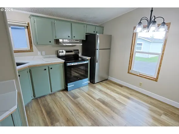 1435 VENTANA CT, Coos Bay, OR 97420