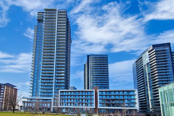 32 Forest Manor RD #317, Toronto C15, ON M2J 0H2