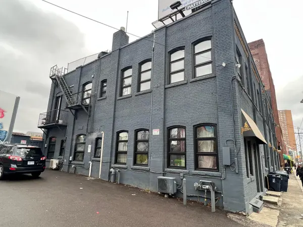 2480 Dundas ST W, Toronto W02, ON M6P 1W9