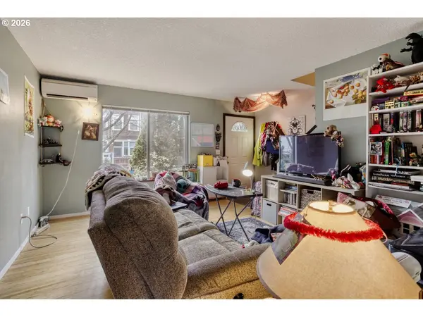 2120 NE 7TH AVE, Portland, OR 97212