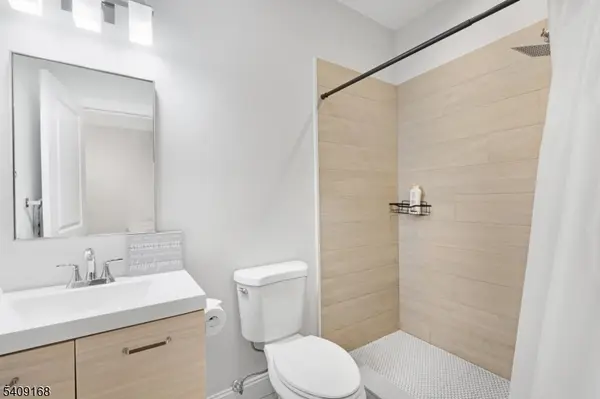 506 Brooklyn Mountain Rd, Hopatcong Boro, NJ 07843