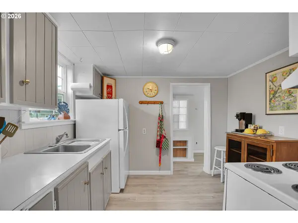 2729 SW COAST AVE, Lincoln City, OR 97367