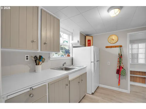 2729 SW COAST AVE, Lincoln City, OR 97367