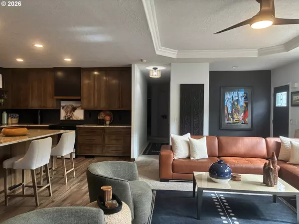 Canyonville, OR 97417,393 KNOLL TERRACE DR