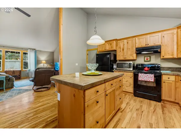 1251 TIMBERLAKE DR, Rockaway Beach, OR 97136