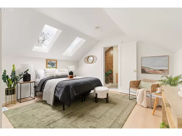 Portland, OR 97202,7215 SE 20TH AVE