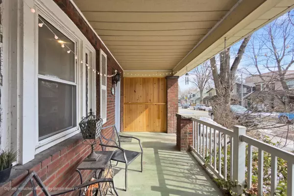 Toronto E01, ON M4L 1K4,32 Kerr RD