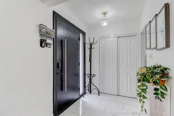 78 Cherrylawn AVE, Toronto W05, ON M9L 2B5