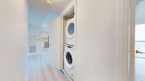 1461 Lawrence AVE W #2004, Toronto W04, ON M6L 0A6