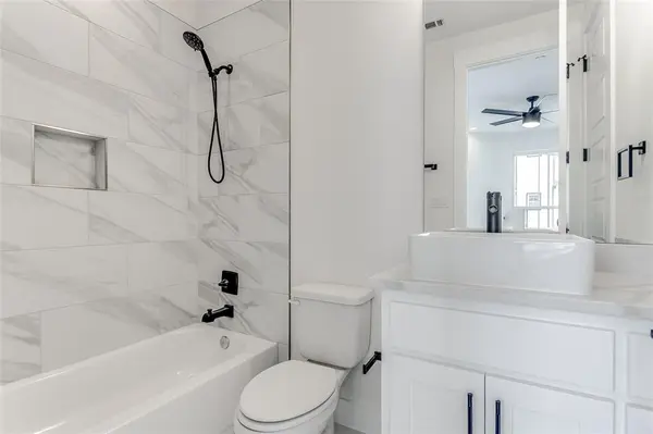 270 Harris Street, Lewisville, TX 75057