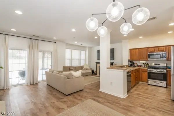 122 Riverwalk Way, Clifton City, NJ 07014