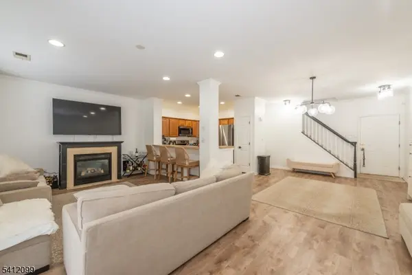 122 Riverwalk Way, Clifton City, NJ 07014