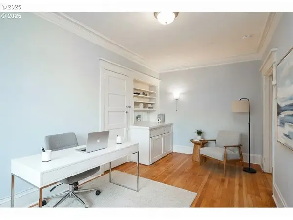 2109 NW IRVING ST #407, Portland, OR 97210