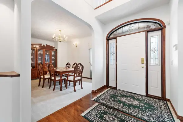 1600 Evergreen HL SW, Calgary, AB T2Y 3A9