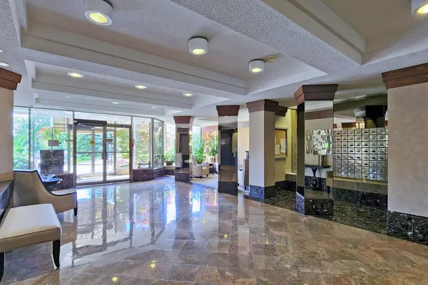 1890 Valley Farm RD #207, Pickering, ON L1V 6B4