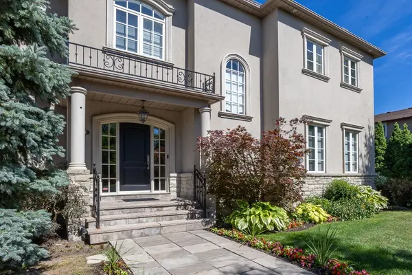 1 Sanibel CRES, Vaughan, ON L4J 8G9