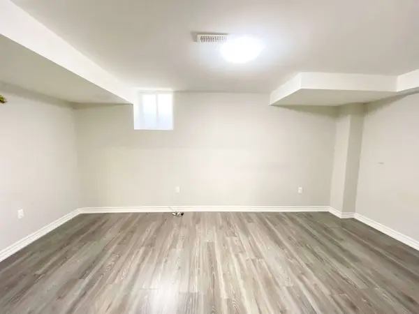 4 Reddington RD, Markham, ON L3S 0E2