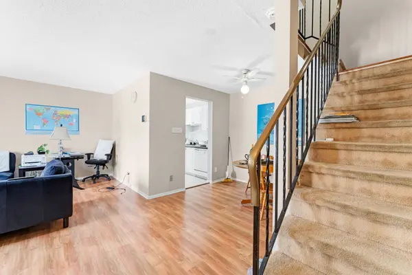 44A Woodvale Green N/A #52, South Of Baseline To Knoxdale, ON K2G 4H4