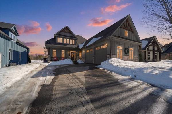 11 Breakwater CT, Gravenhurst, ON P1P 0A2